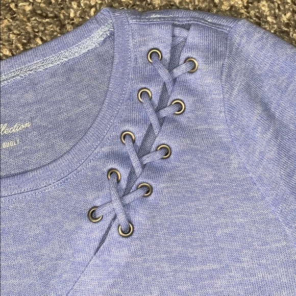 Hollister Must Have Collection Top - Picture 2 of 3